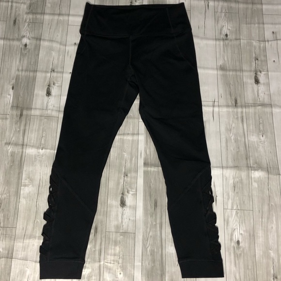Fabletics Leggings Powerhold Workout Crop Inside Pocket Criss Cross Design - Picture 1 of 15